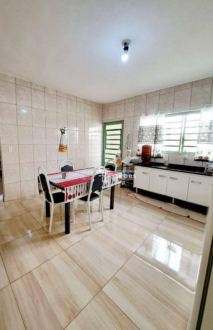 Casa à venda com 2 quartos, 90m² - Foto 4