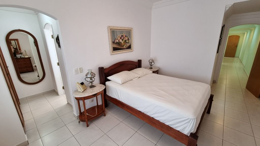 Apartamento à venda com 3 quartos, 196m² - Foto 11