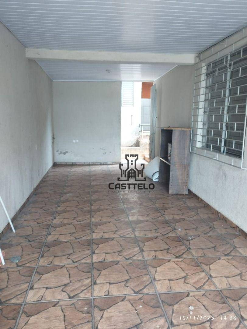 Casa à venda com 3 quartos, 118m² - Foto 2