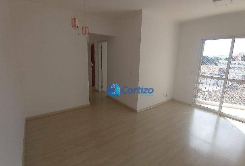 Apartamento à venda com 3 quartos, 74m² - Foto 2