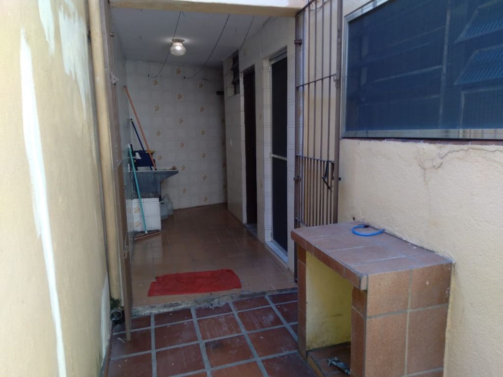 Sobrado à venda com 4 quartos, 120m² - Foto 2