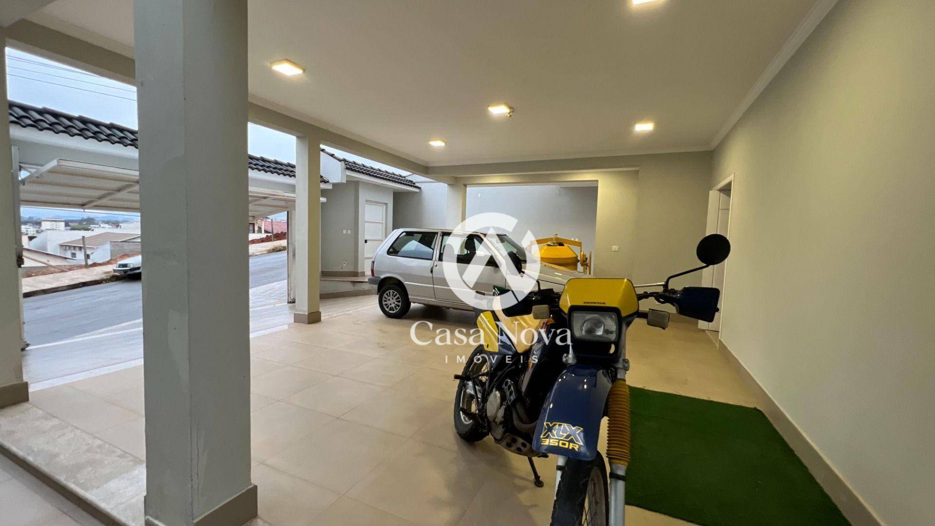 Casa à venda com 4 quartos, 409m² - Foto 2