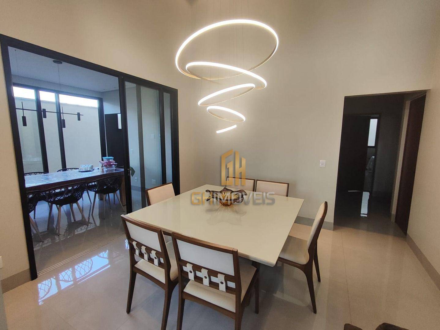 Casa, 3 quartos, 237 m² - Foto 1