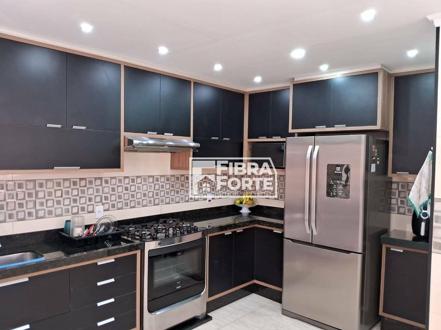 Casa à venda com 4 quartos, 305m² - Foto 12