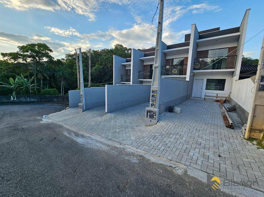 Casa à venda com 2 quartos, 83m² - Foto 1