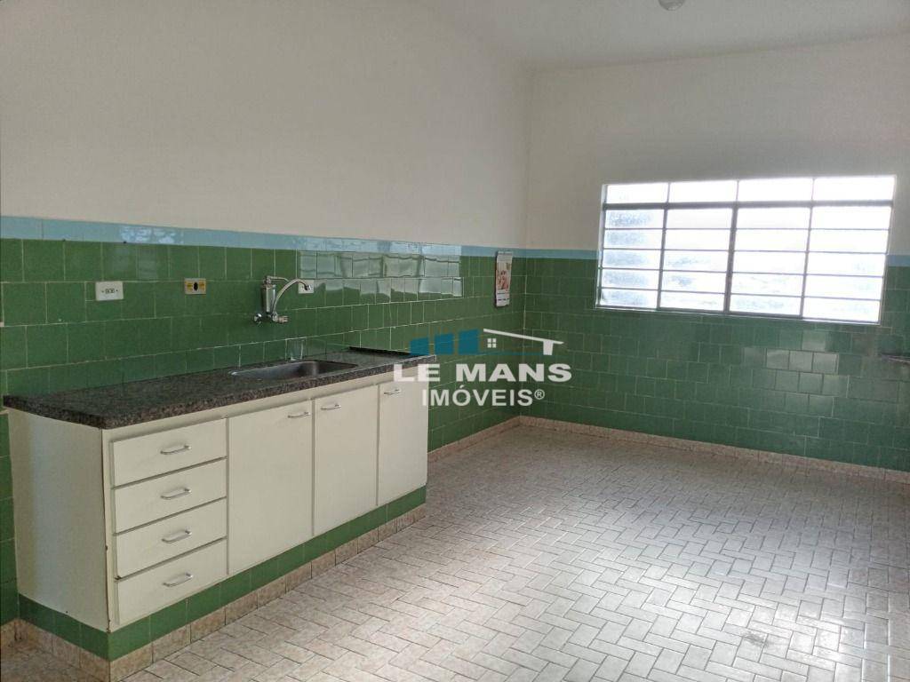 Casa à venda com 4 quartos, 130m² - Foto 11