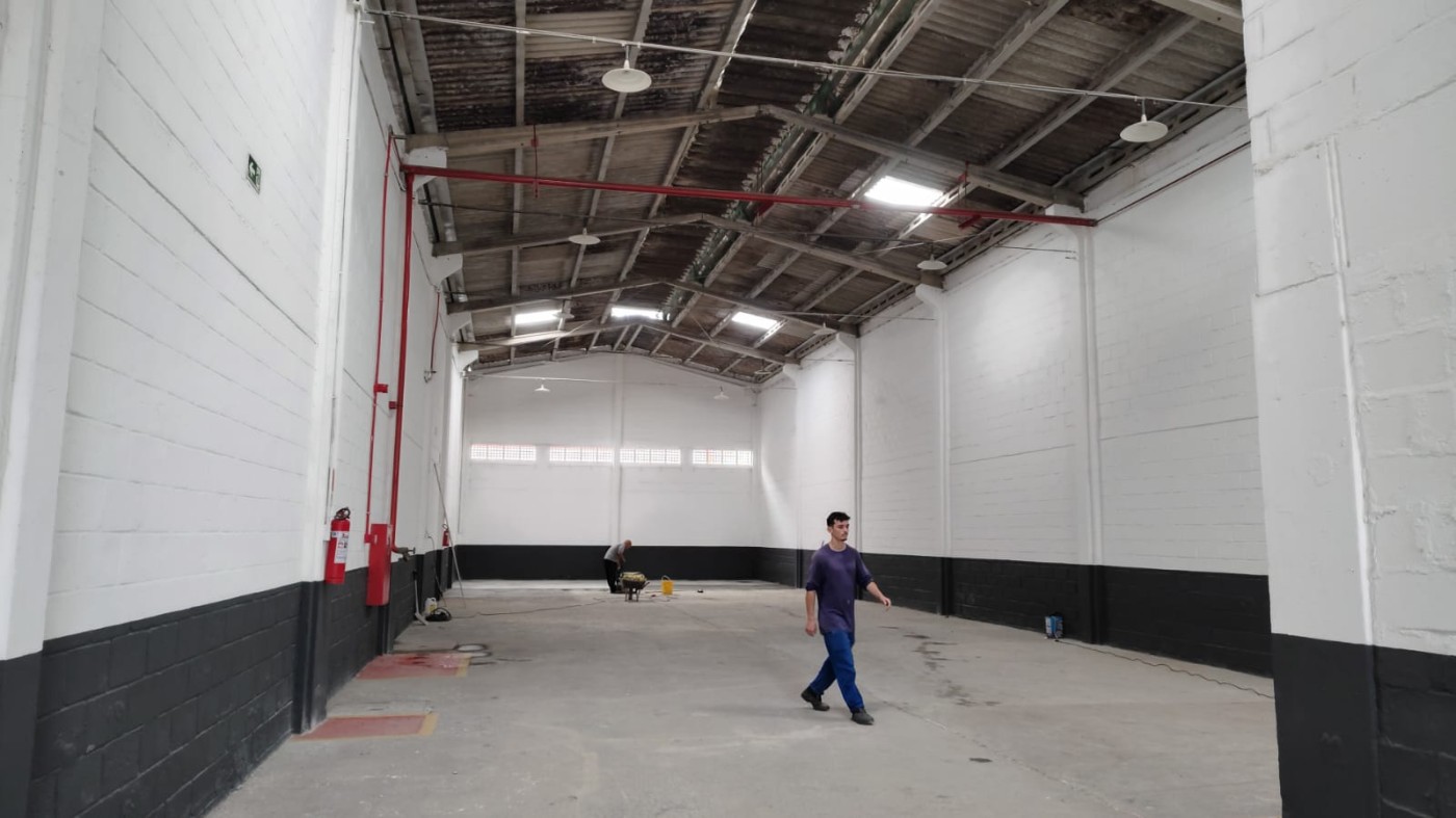 Depósito-Galpão-Armazém para alugar com 1 quarto, 700m² - Foto 4