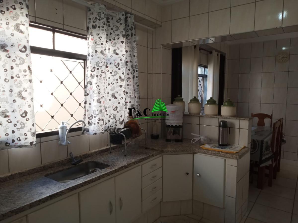 Sobrado à venda com 4 quartos, 152m² - Foto 1