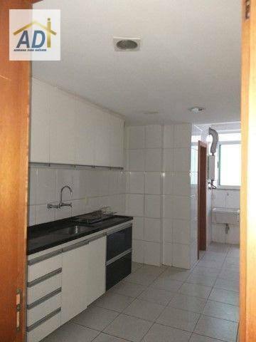 Apartamento para alugar com 4 quartos, 120m² - Foto 1