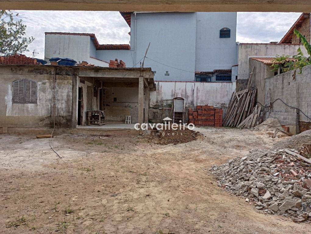 Casa à venda com 3 quartos, 300m² - Foto 25