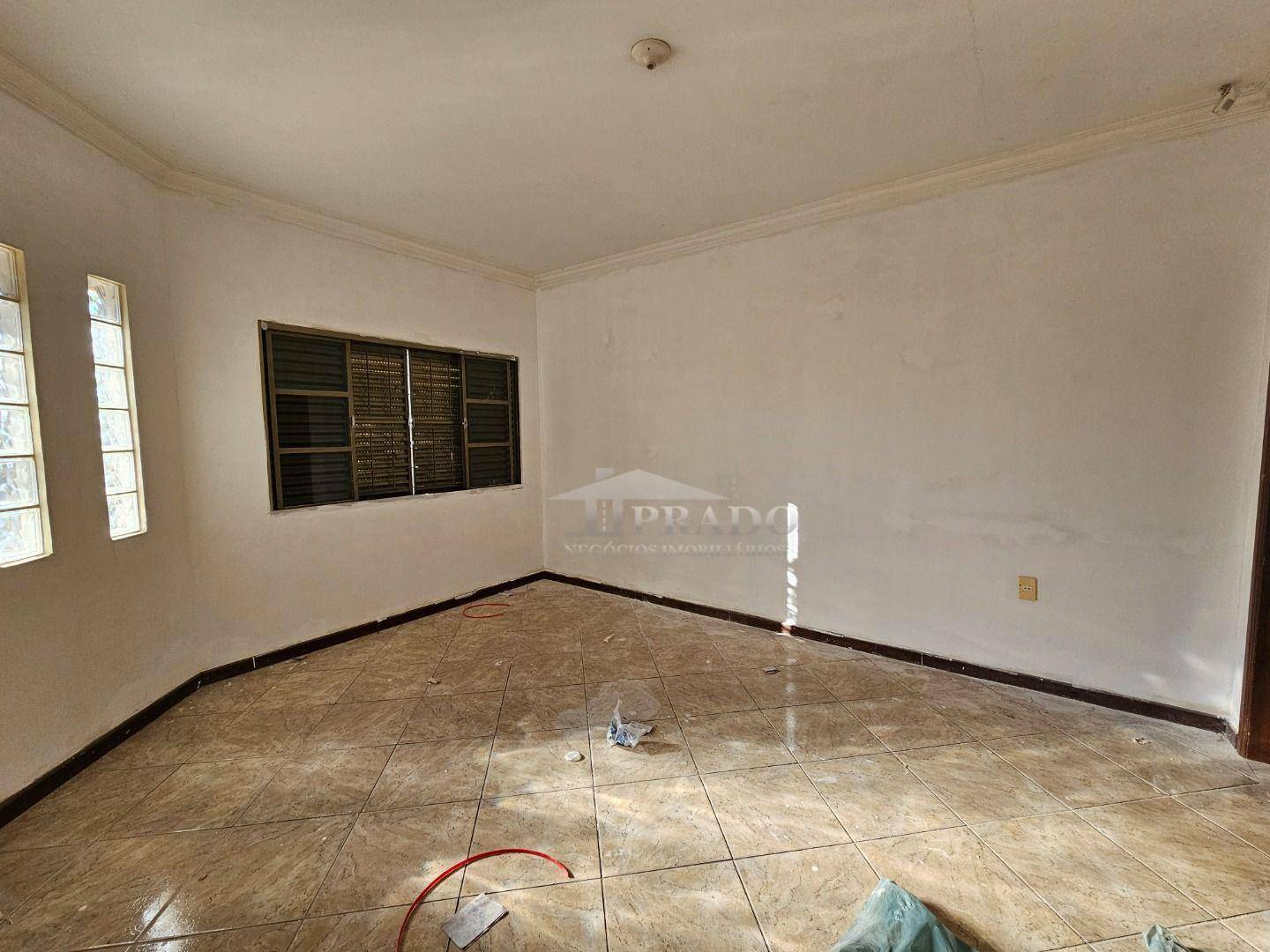 Casa para alugar com 4 quartos, 198m² - Foto 8