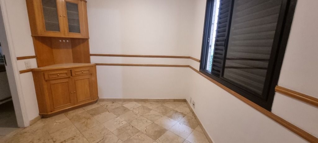 Apartamento à venda com 3 quartos, 230m² - Foto 6