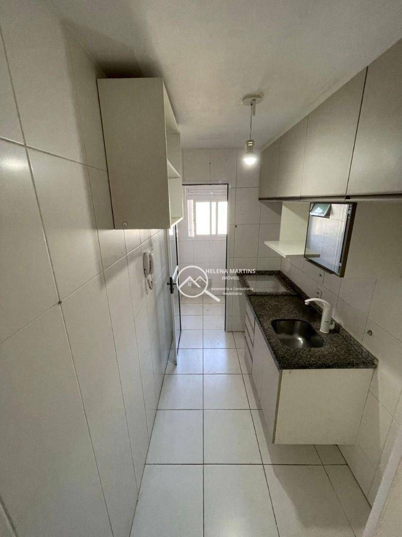 Apartamento à venda com 3 quartos, 61m² - Foto 2