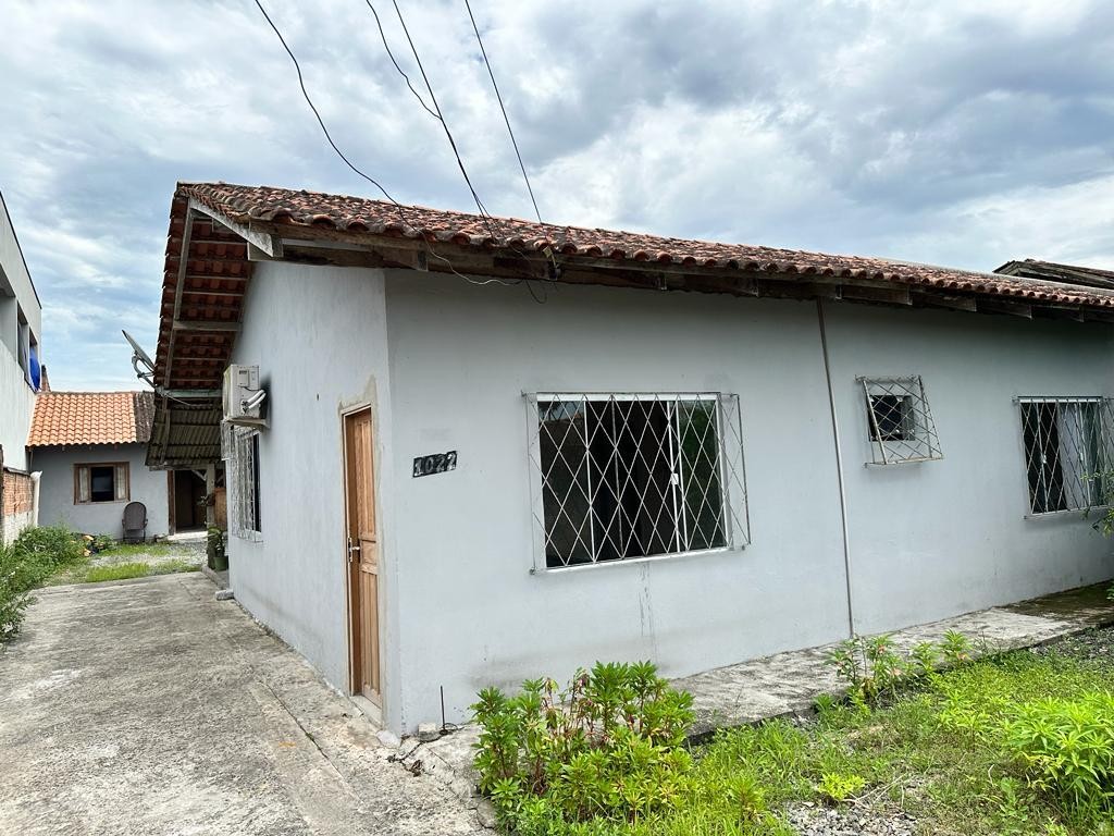 Casa à venda com 4 quartos, 360m² - Foto 1