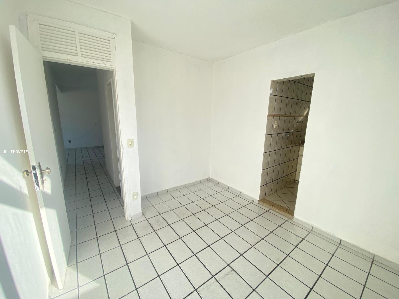 Apartamento para alugar com 3 quartos, 80m² - Foto 11