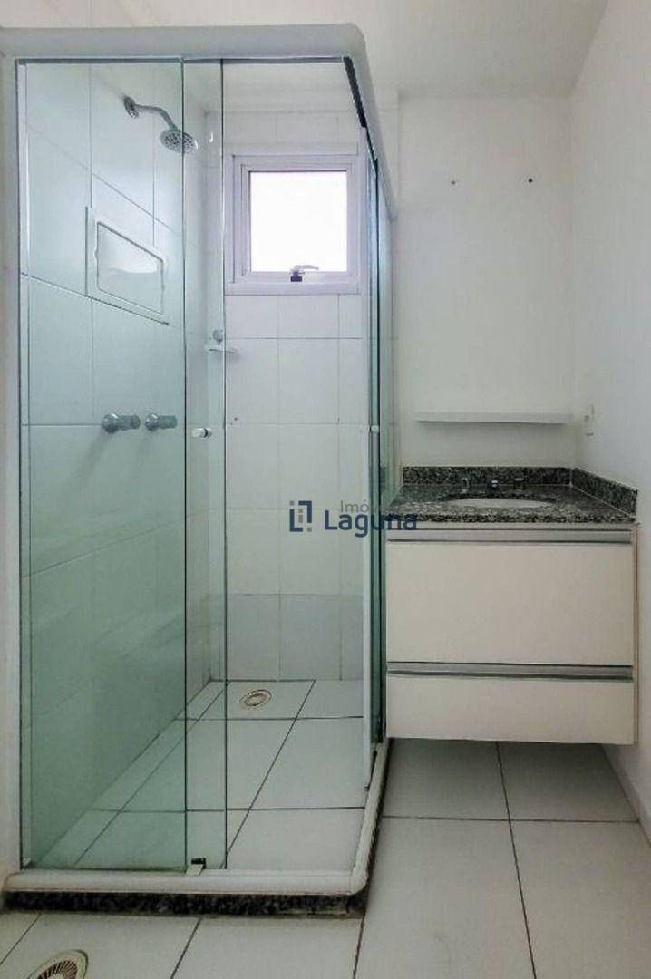 Apartamento para alugar com 3 quartos, 84m² - Foto 16