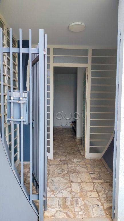 Casa para alugar com 5 quartos, 325m² - Foto 2