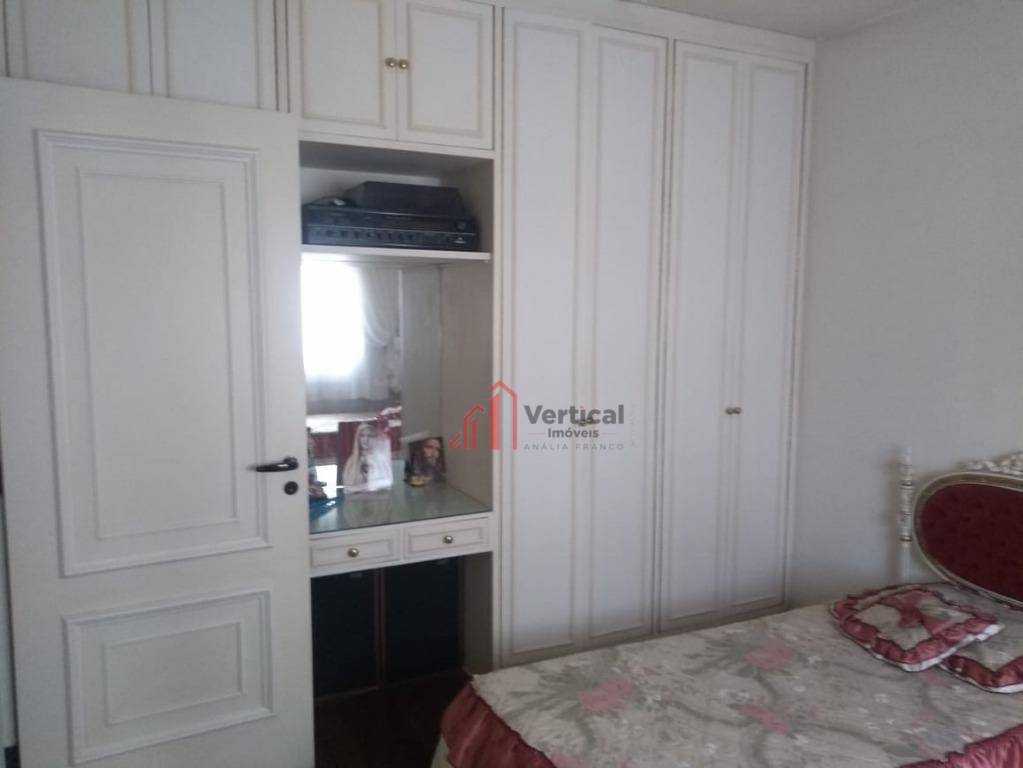 Apartamento para alugar com 3 quartos, 260m² - Foto 12