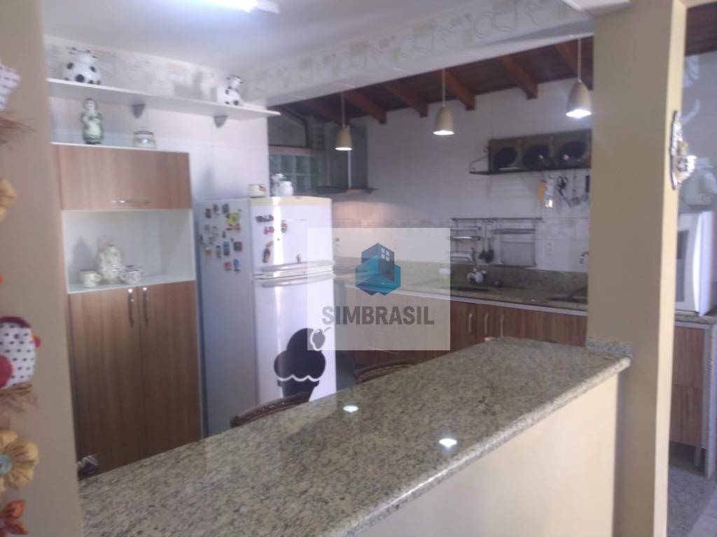 Casa à venda com 3 quartos, 320m² - Foto 16