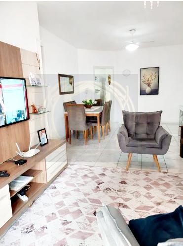 Apartamento à venda com 3 quartos, 107m² - Foto 2