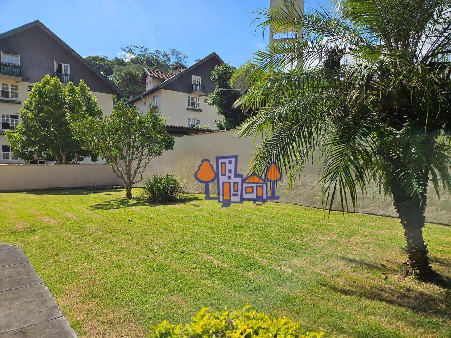 Casa à venda com 5 quartos, 326m² - Foto 3