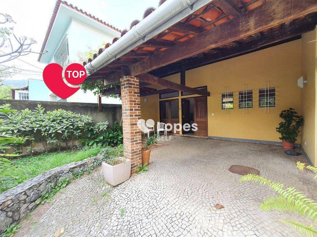 Casa à venda com 4 quartos, 281m² - Foto 1