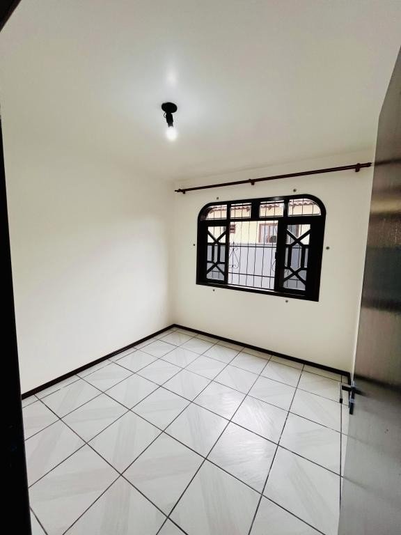 Casa para alugar com 3 quartos, 142m² - Foto 13