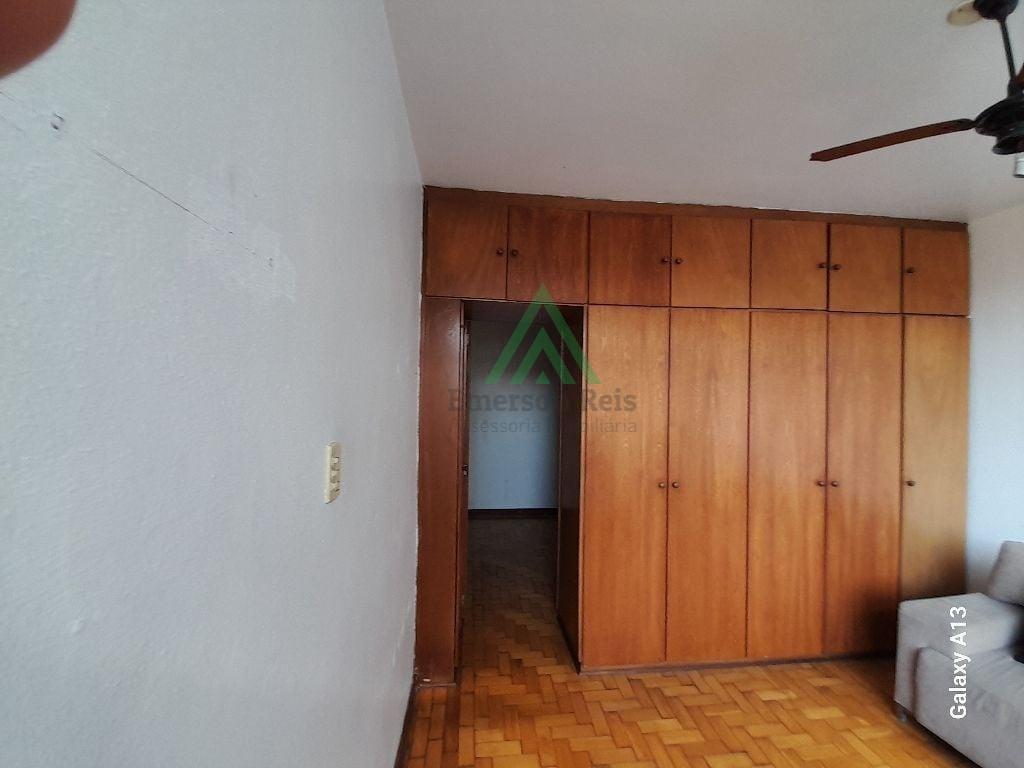 Apartamento à venda com 1 quarto, 34m² - Foto 2