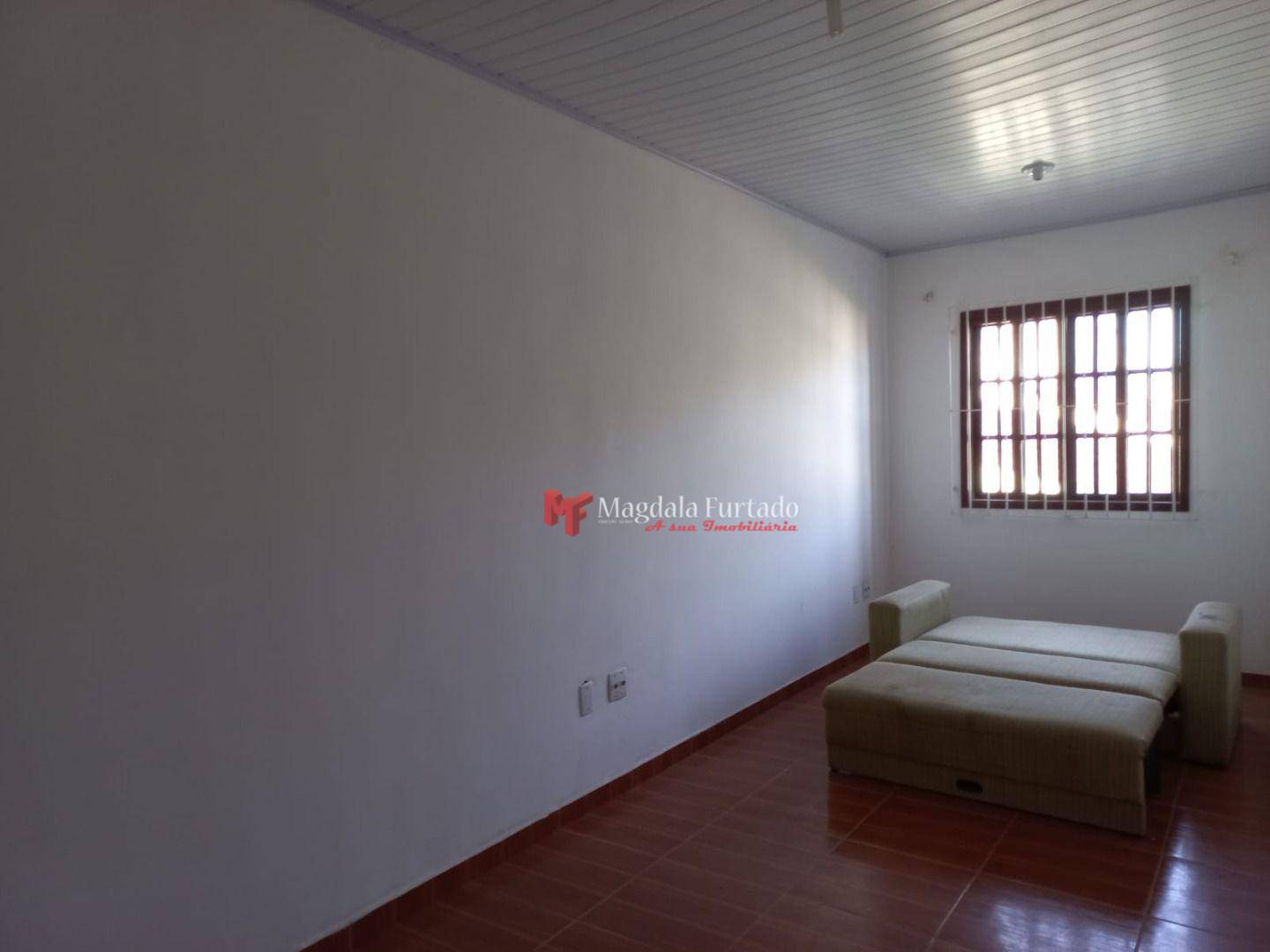 Casa à venda com 4 quartos, 200m² - Foto 4