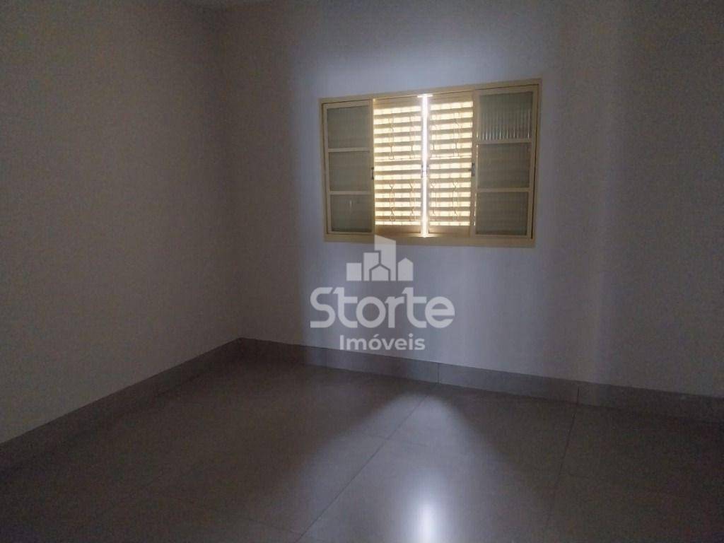 Casa para alugar com 3 quartos, 120m² - Foto 8