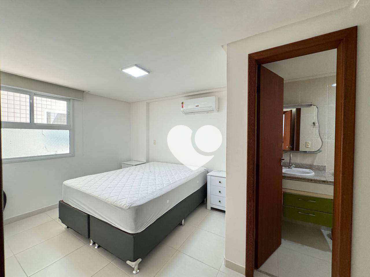 Apartamento para alugar com 4 quartos, 250m² - Foto 12