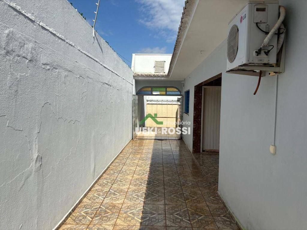 Casa à venda com 3 quartos, 190m² - Foto 4