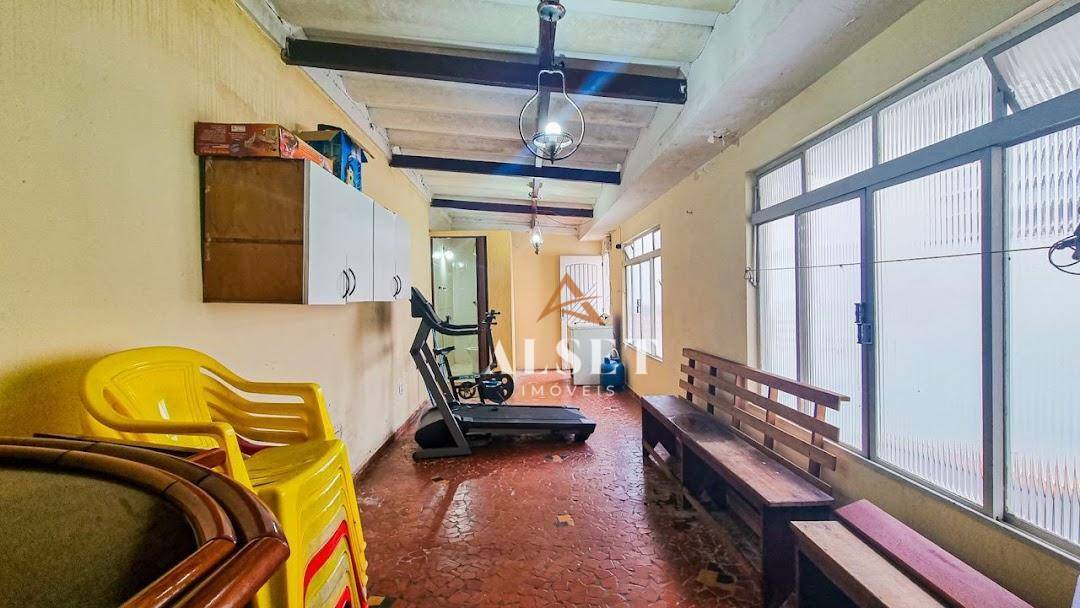 Sobrado à venda com 3 quartos, 220m² - Foto 43