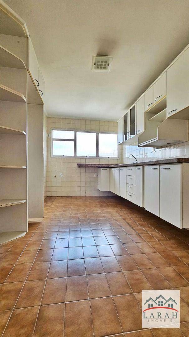 Apartamento à venda com 3 quartos, 122m² - Foto 19