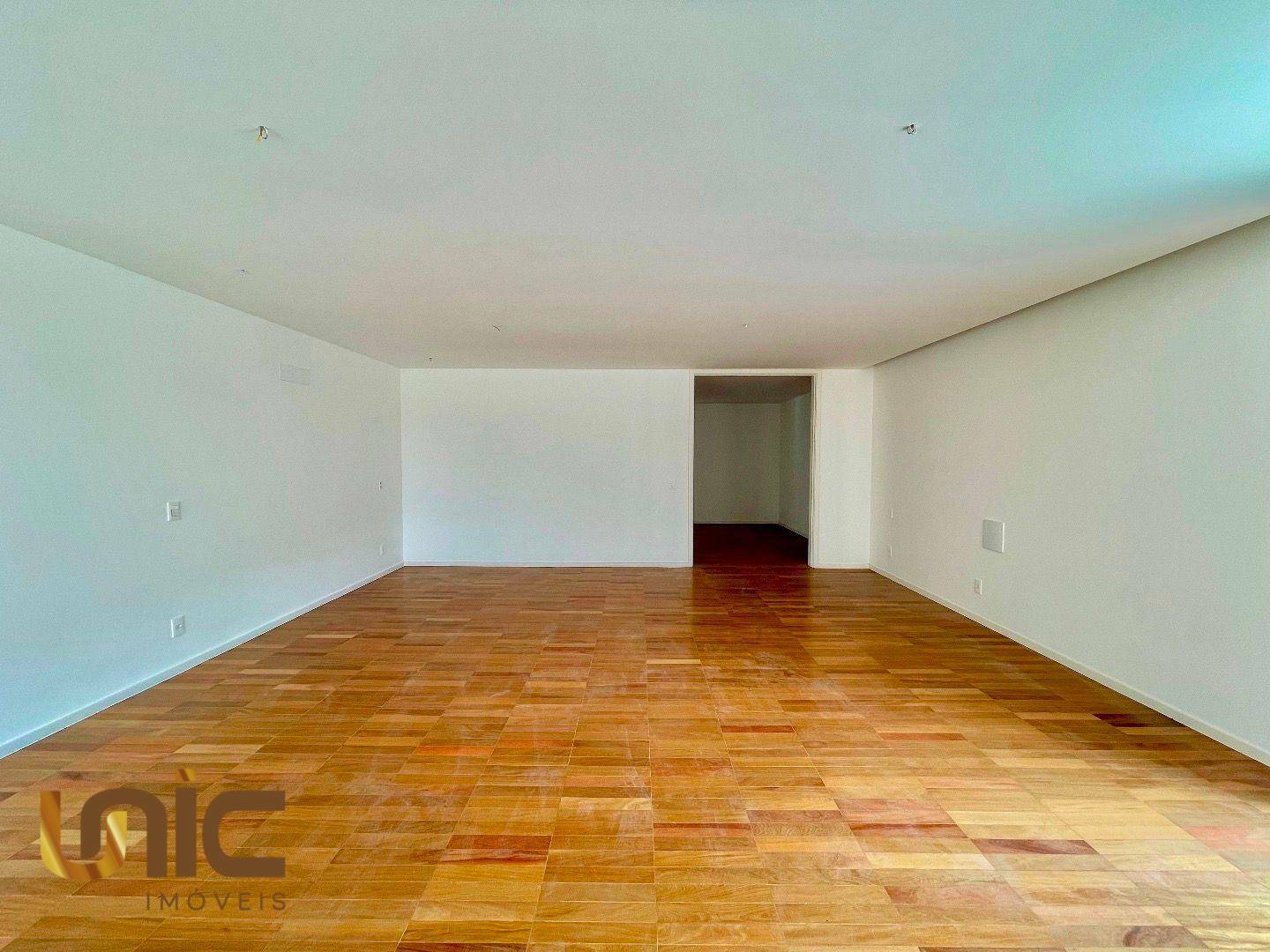 Casa de Condomínio à venda com 4 quartos, 525m² - Foto 33