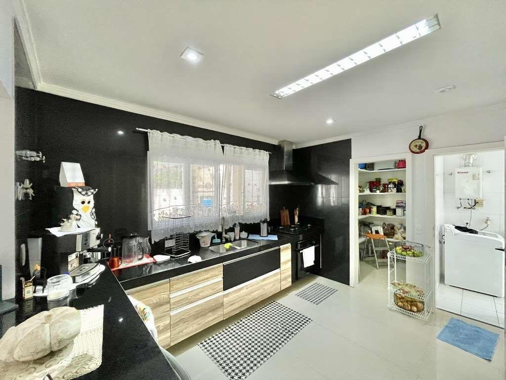 Sobrado à venda com 4 quartos, 287m² - Foto 9