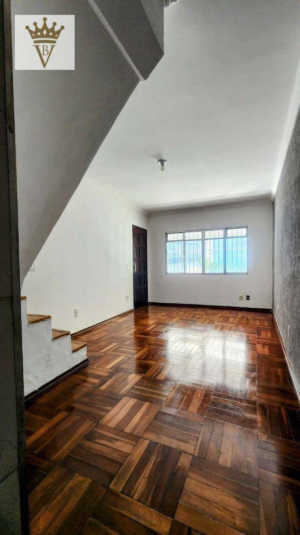 Sobrado à venda com 3 quartos, 200m² - Foto 2