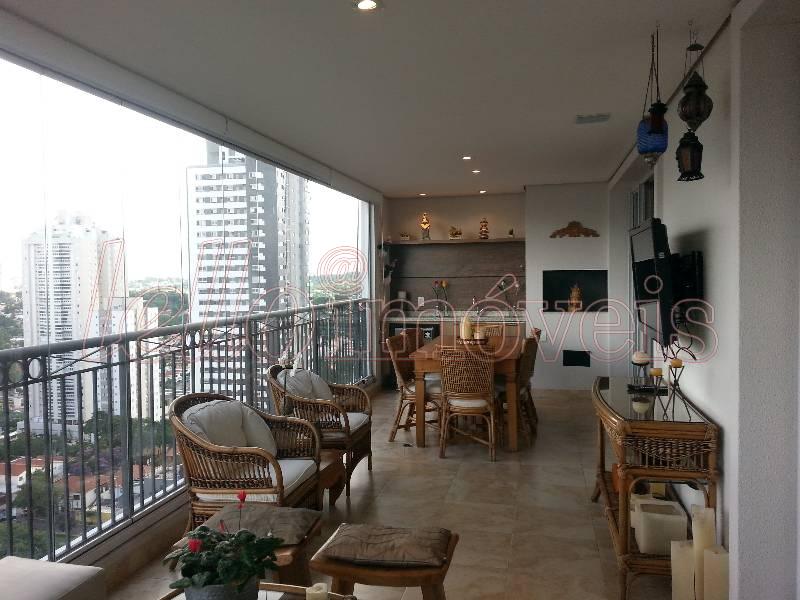 Apartamento à venda com 4 quartos, 216m² - Foto 1