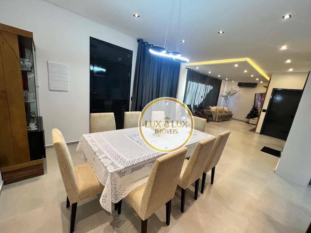 Casa de Condomínio para alugar com 5 quartos, 100m² - Foto 11