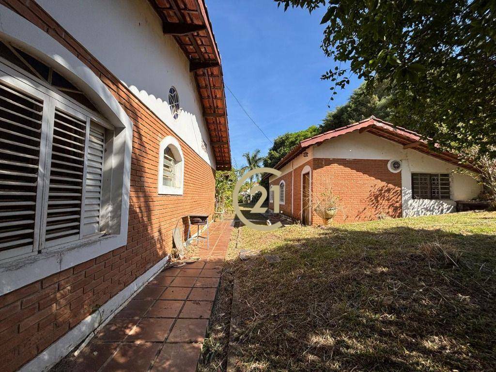 Chácara à venda com 6 quartos, 381m² - Foto 8