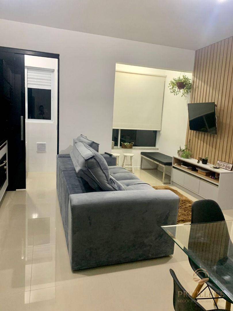 Apartamento à venda com 2 quartos, 61m² - Foto 5