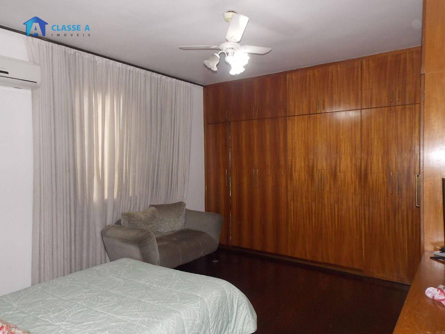 Casa à venda com 4 quartos, 300m² - Foto 11