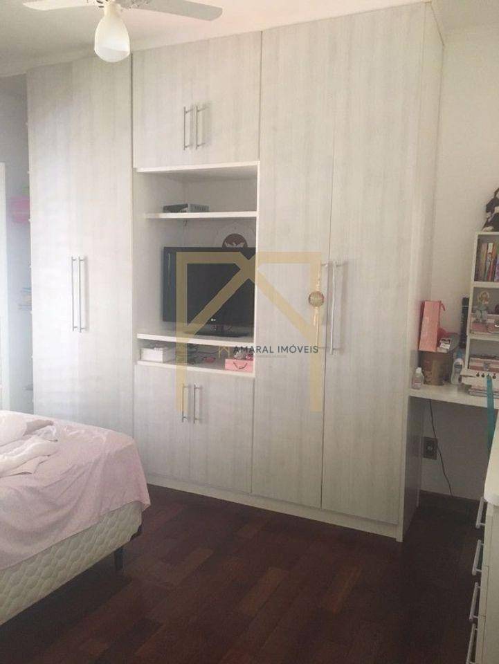 Casa à venda com 3 quartos, 500m² - Foto 7