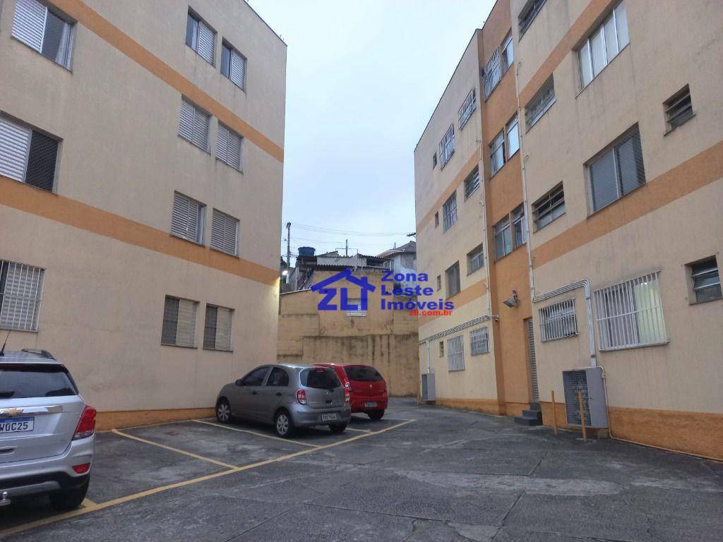 Apartamento à venda com 2 quartos, 64m² - Foto 2