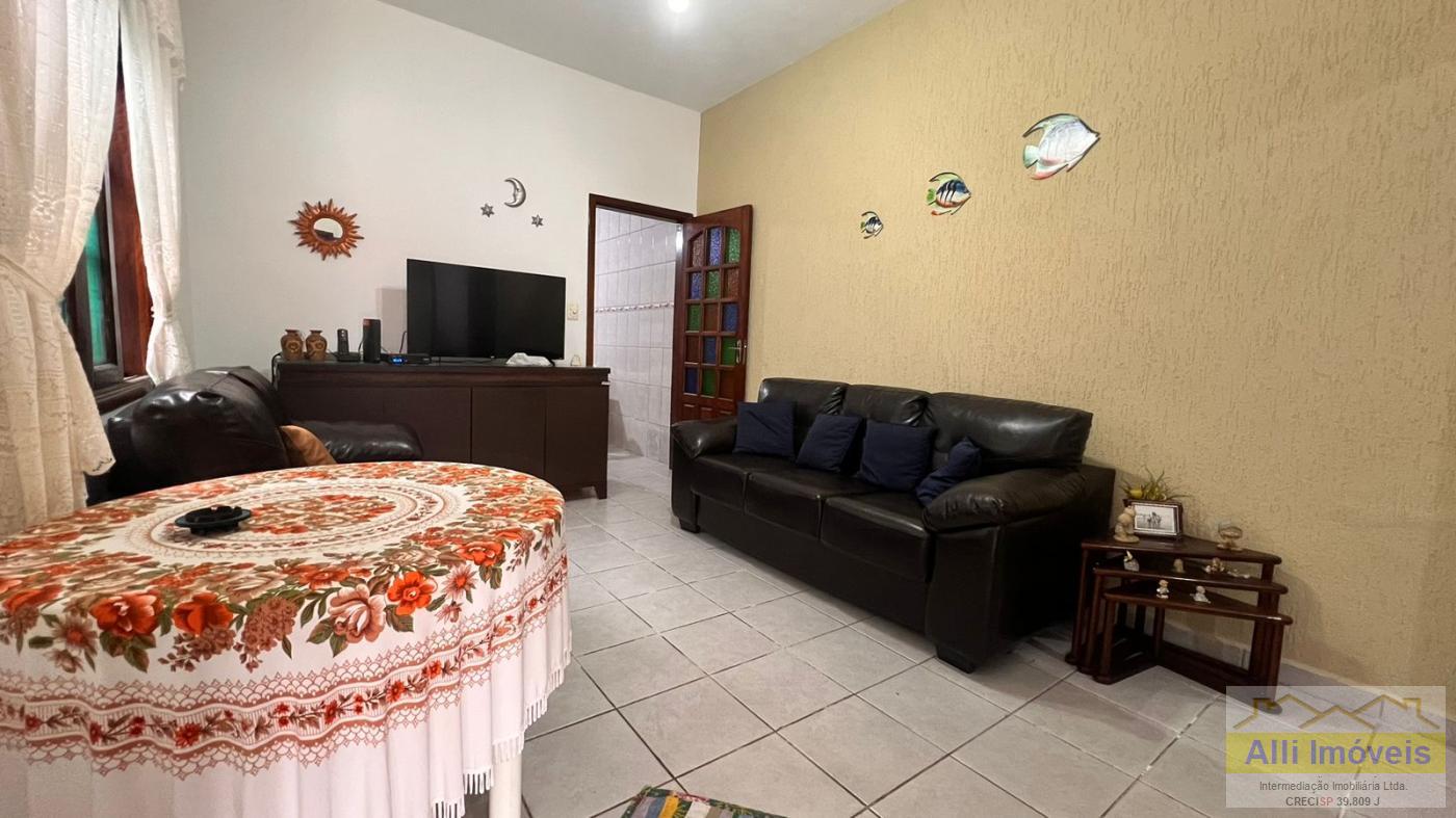 Casa à venda com 3 quartos, 100m² - Foto 1