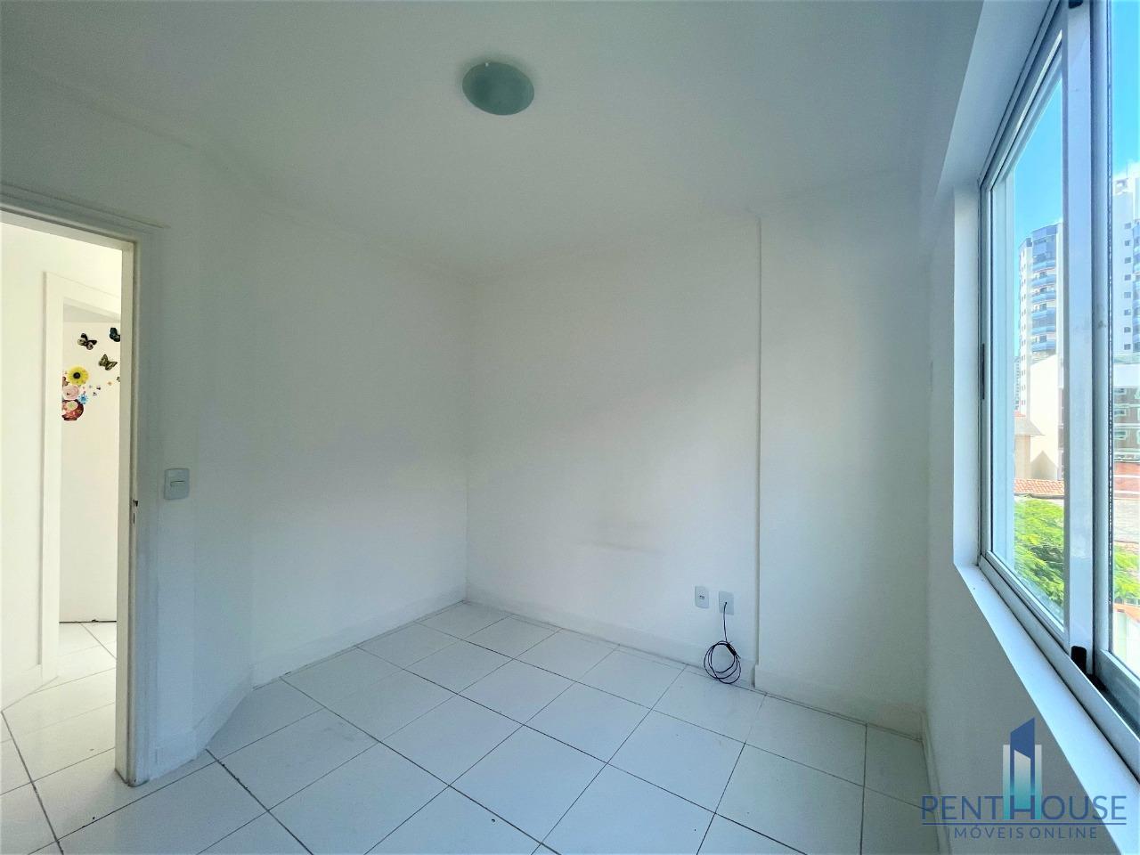 Apartamento para alugar com 3 quartos, 135m² - Foto 8