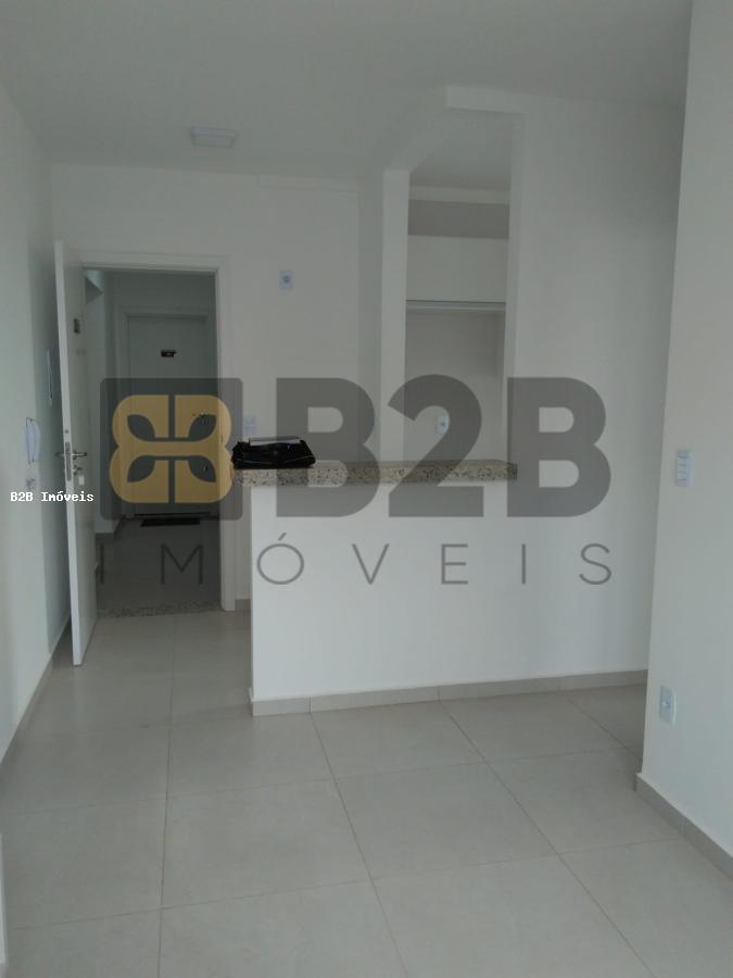 Apartamento à venda com 1 quarto, 33m² - Foto 4