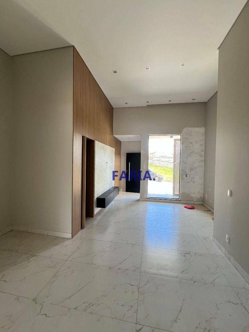 Casa à venda com 3 quartos, 164m² - Foto 2