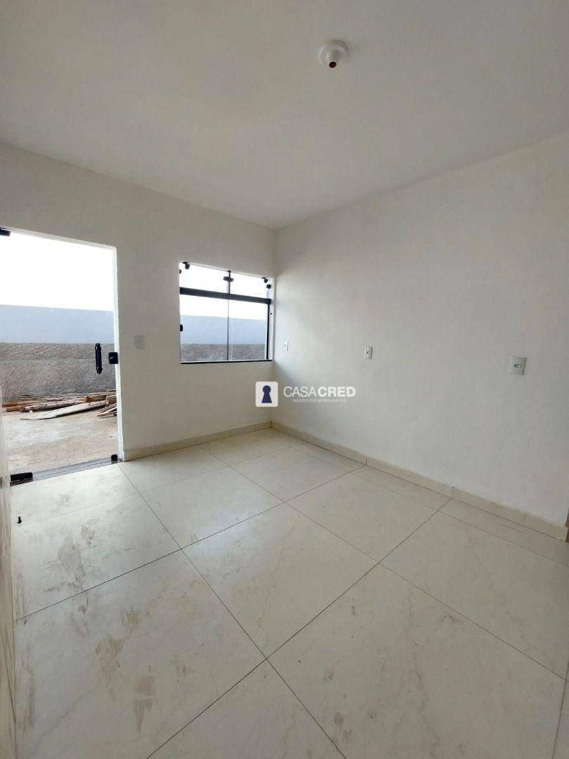 Casa à venda com 2 quartos, 70m² - Foto 5