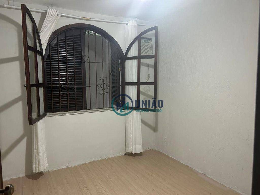 Casa de Condomínio à venda com 4 quartos, 200m² - Foto 8